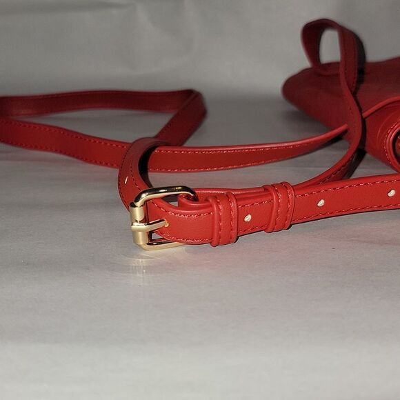 Hank & Henry Red Shimmer Crossbody Handbag • Adjustable Shoulder Strap - Picture 10 of 10
